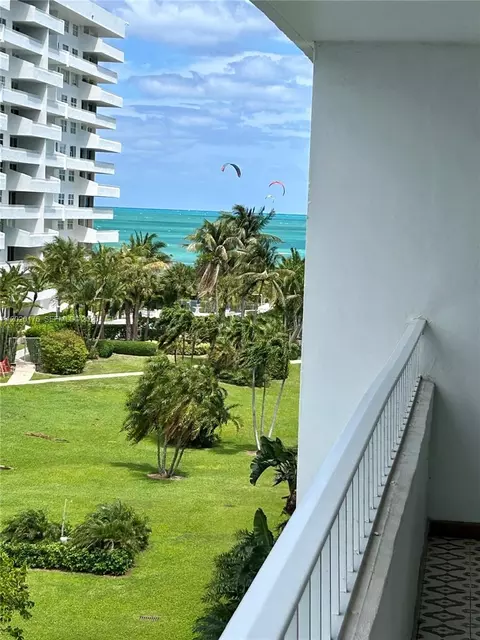 199 Ocean Lane Dr #512, Key Biscayne, FL 33149