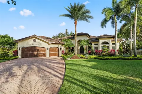 10018 Laurel Rd, Davie, FL 33328