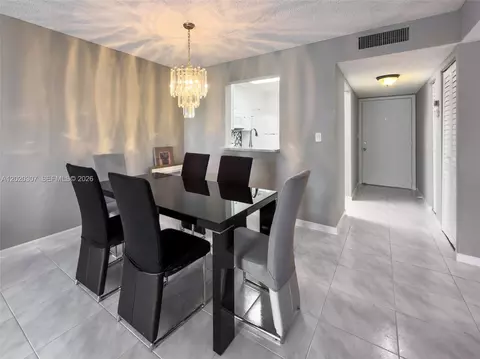 7145 Huntington Ln #303, Delray Beach, FL 33446