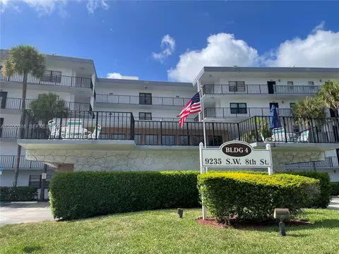 9235 SW 8th St #209, Boca Raton, FL 33428