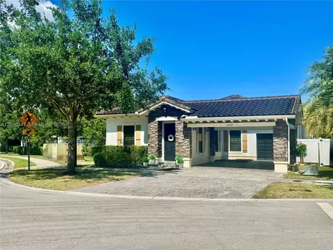 17064 SW 90th Way, Miami, FL 33196