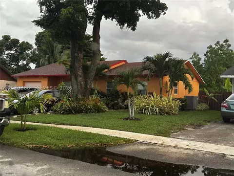 7922 SW 4th Pl, North Lauderdale, FL 33068