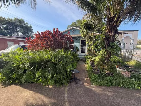 688 SW 7th Ter, Dania Beach, FL 33004