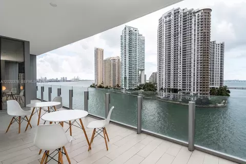 300 Biscayne Boulevard Way #802E, Miami, FL 33131