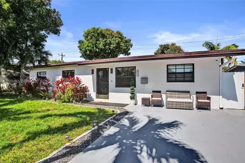 6761 Allen St, Hollywood, FL 33024