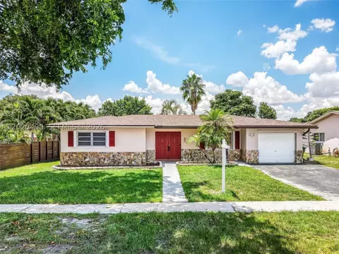 500 NW 96th Ter, Pembroke Pines, FL 33024