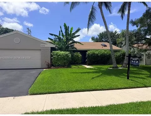 1070 Cedar Creek Way, Davie, FL 33325