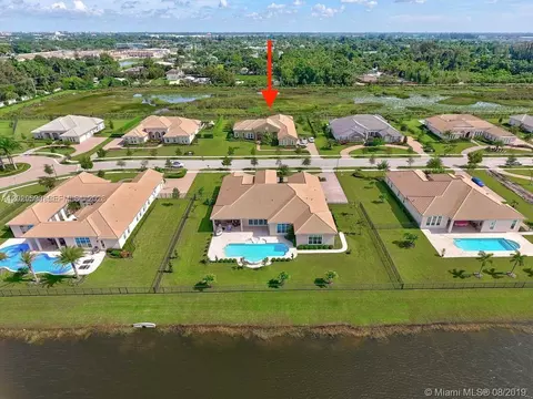 5703 N Sterling Ranch Dr, Davie, FL 33314