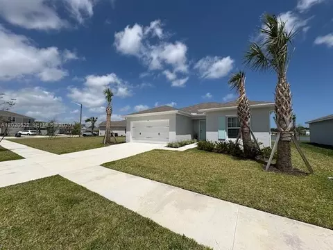 103 Pummelo Pl, Fort Pierce, FL 34981