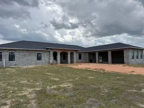135 Sunset Pointe Blvd, Lake Placid, FL 33852