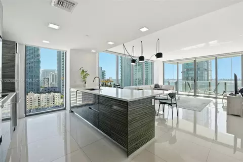 460 NE 28th St #1801, Miami, FL 33137