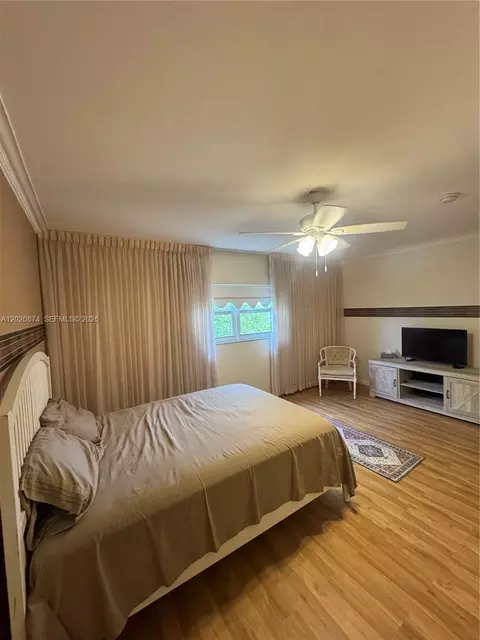 6731 Cypress Rd #410, Plantation, FL 33317