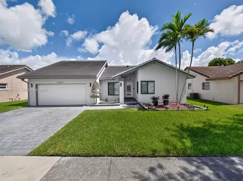 10407 NW 5th St, Plantation, FL 33324
