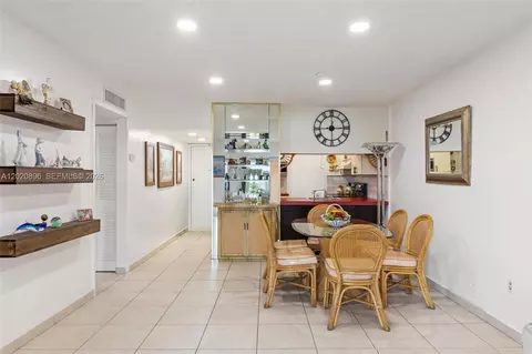Dining - 440 E 23rd St #1405, Hialeah, FL 33013 photo 3 of 3