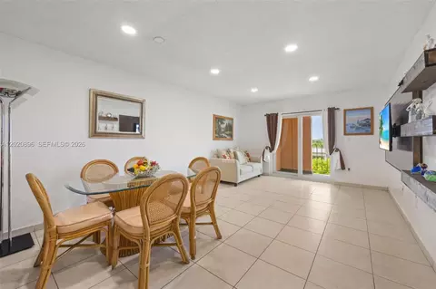 Dining - 440 E 23rd St #1405, Hialeah, FL 33013 photo 1 of 3