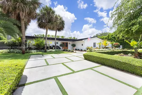 8200 SW 102nd St, Miami, FL 33156