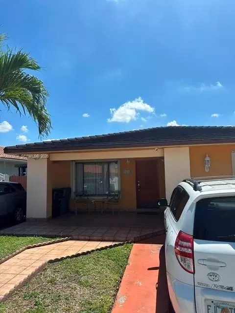 7845 W 5th Ln, Hialeah, FL 33014