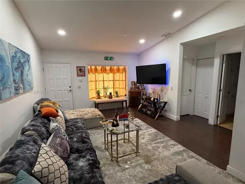 7231 W 29th Way, Hialeah, FL 33018 photo 3