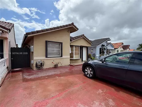 7231 W 29th Way, Hialeah, FL 33018 photo 4
