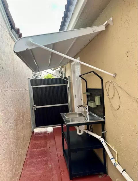 7231 W 29th Way, Hialeah, FL 33018 photo 14