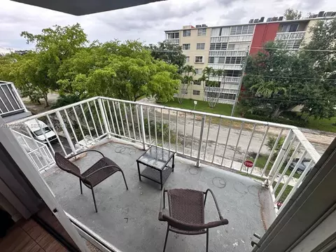 1470 NE 125th Ter #412, North Miami, FL 33161