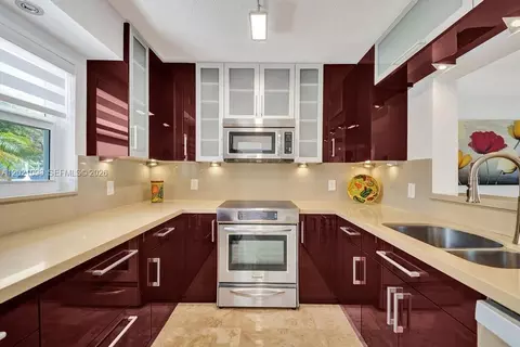 1025 SE 3rd Ave #108, Dania Beach, FL 33004