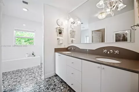 Bath - 37 Deer Run, Miami Springs, FL 33166 photo 2 of 6