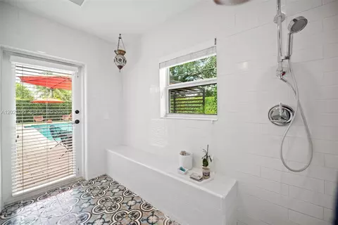 Bath - 37 Deer Run, Miami Springs, FL 33166 photo 3 of 6