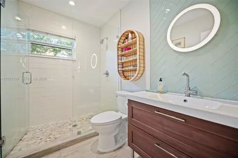 Bath - 37 Deer Run, Miami Springs, FL 33166 photo 5 of 6