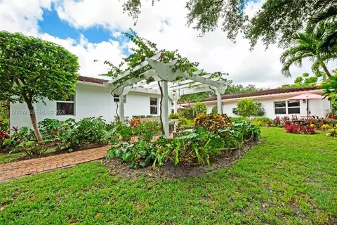 Exterior - 37 Deer Run, Miami Springs, FL 33166 photo 14 of 19