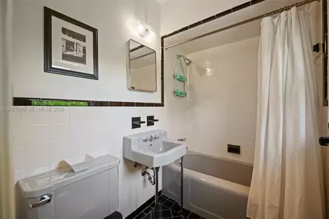 Bath - 37 Deer Run, Miami Springs, FL 33166 photo 6 of 6
