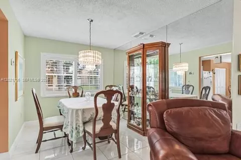 Dining - Undisclosed, Hialeah, FL 33015 photo 1 of 1