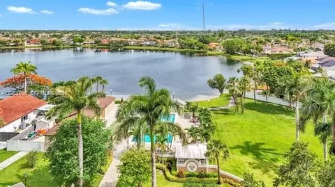 View/Area - Undisclosed, Hialeah, FL 33015 photo 2 of 4
