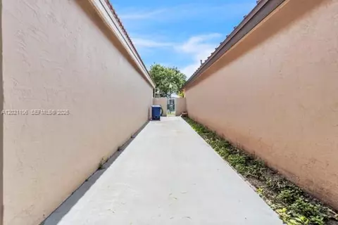 Entry Way - Undisclosed, Hialeah, FL 33015 photo 2 of 2