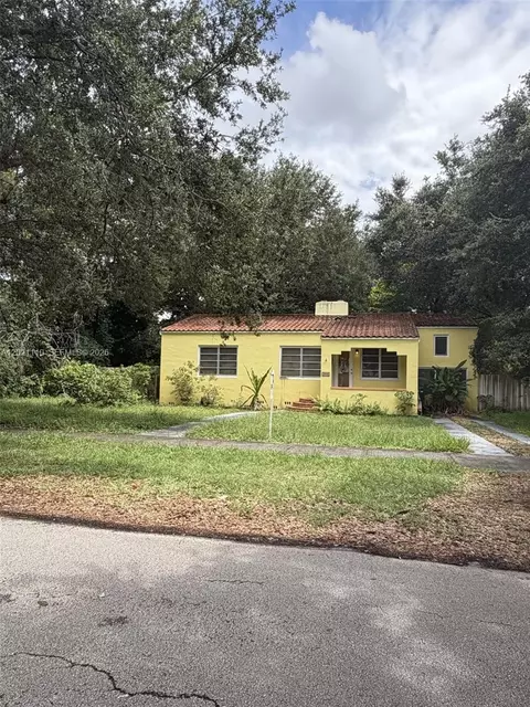 260 Hibiscus Dr, Miami Springs, FL 33166