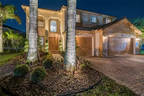 863 Vanda Ter, Weston, FL 33327