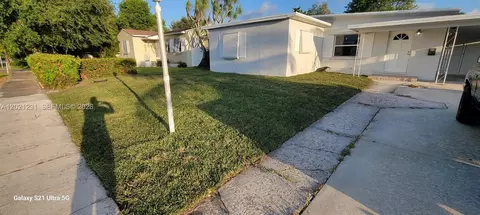 142 SE 4th Ave, Boynton Beach, FL 33435