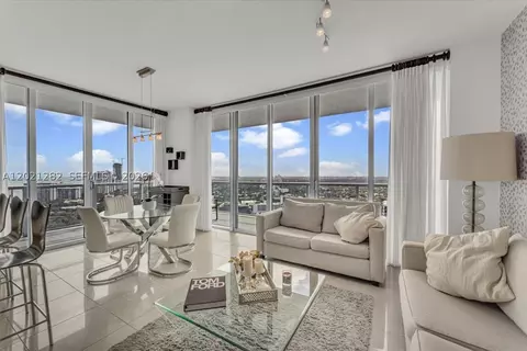 79 SW 12th St #3401-S, Miami, FL 33130
