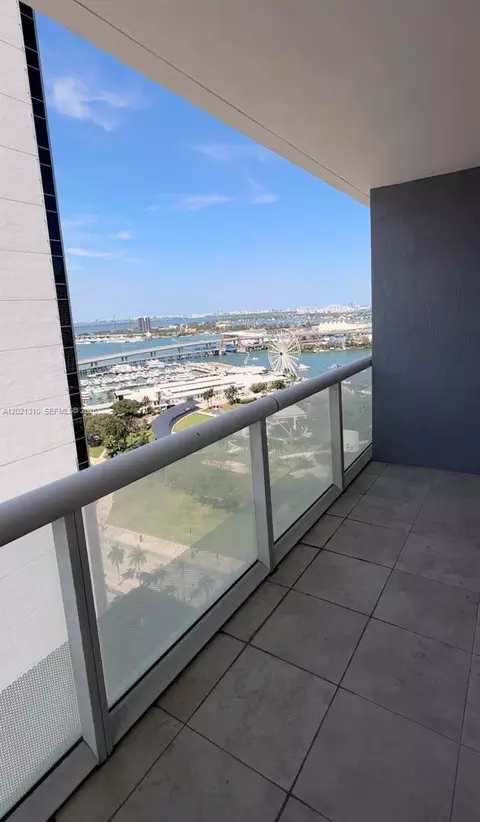 50 Biscayne Blvd #2501, Miami, FL 33132