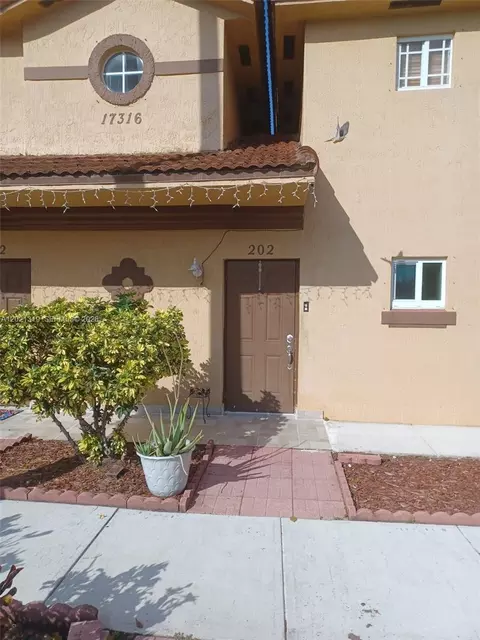 17316 NW 74th Ave #202, Hialeah, FL 33015