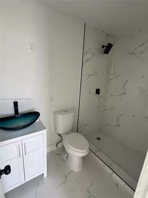 3070 NW 97th St, Miami, FL 33147