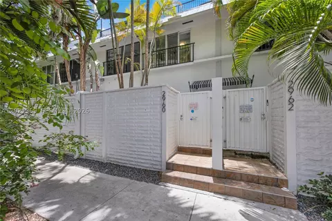 2960 Day Ave #3201, Miami, FL 33133