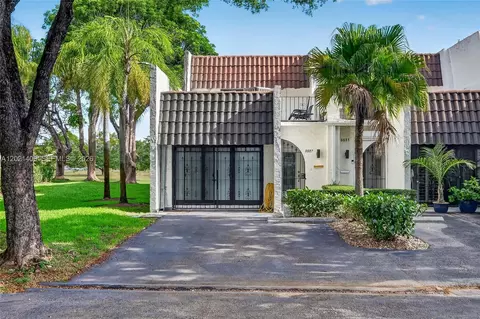 8887 SW 62nd Ter #10-A, Miami, FL 33173
