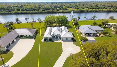 1261 Riverbend Dr, Labelle, FL 33935