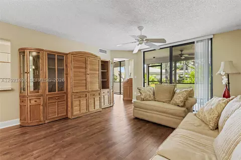 1420 Sheridan St #3H, Hollywood, FL 33020