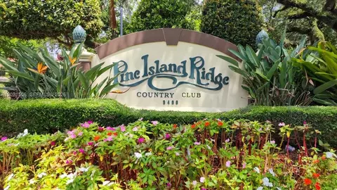 9501 Seagrape Dr #102, Davie, FL 33324