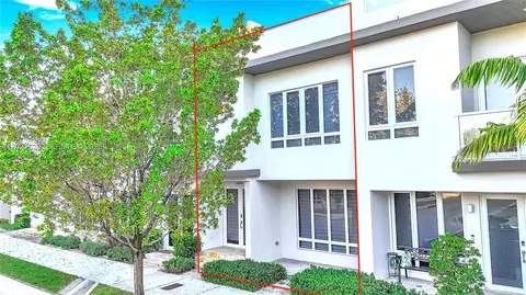 6400 NW 105th Pl, Doral, FL 33178