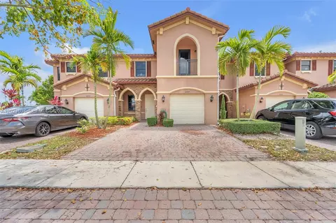 207 SE 37th Pl, Homestead, FL 33033