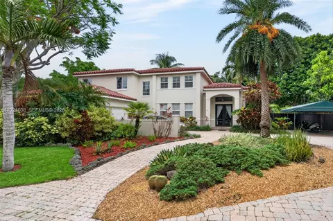 8204 SW 171st St, Palmetto Bay, FL 33157