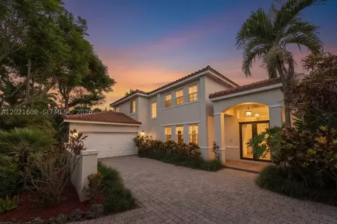 8204 SW 171st St, Palmetto Bay, FL 33157